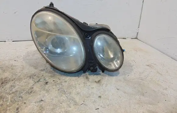 Mercedes-Benz E W211 Headlight/headlamp A2118201661 A0028202426 5DV008290