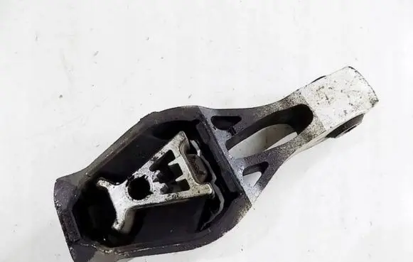 Peugeot Expert Engine mount bracket