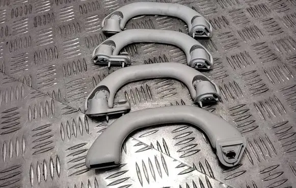 Volkswagen Polo IV 9N3 A set of handles for the ceiling 6N0857607AA