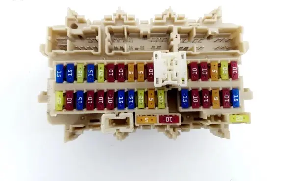 Nissan Qashqai Fuse module 4EB0A