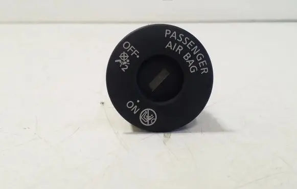 Passenger airbag on/off switch