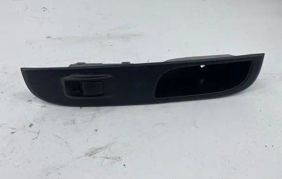 Mitsubishi L200 Electric window control switch MN123956 MR587956