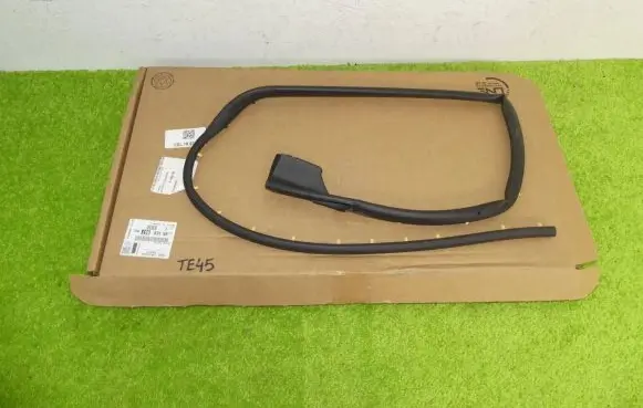 Citroen C5 Aircross Front door rubber seal 9816908780