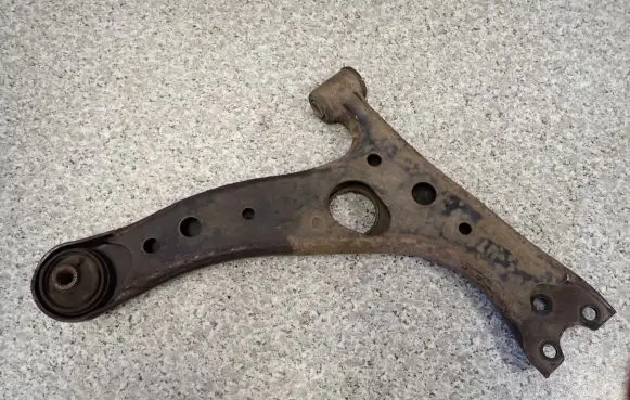 Toyota RAV 4 (XA20) Fuel tank 