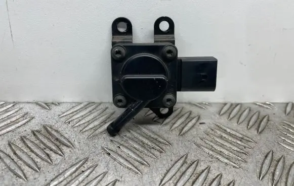 BMW 7 F01 F02 F03 F04 Exhaust gas pressure sensor 7808013