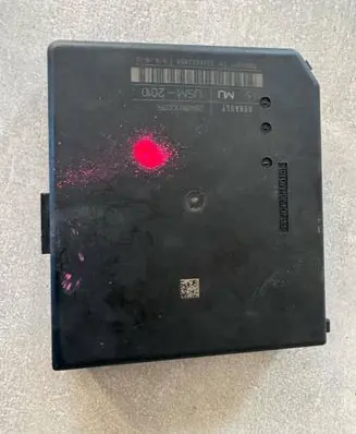 Renault Master III Fuse module 284B63007R 519543F17 5556022859