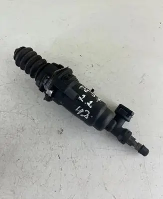 Clutch slave cylinder