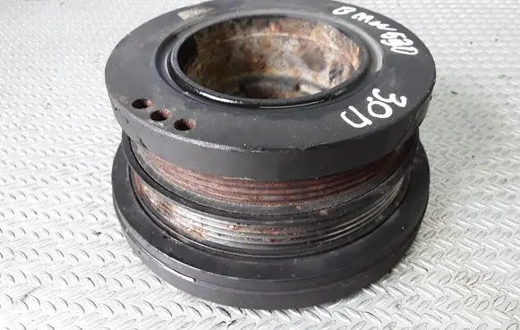 BMW 5 E39 Crankshaft pulley 11232247890
