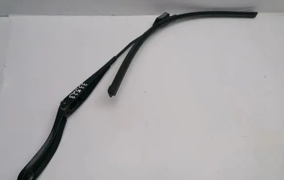 Volvo V50 Front wiper blade arm 8623159