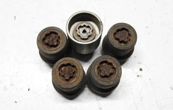 Toyota Verso Nuts/bolts 
