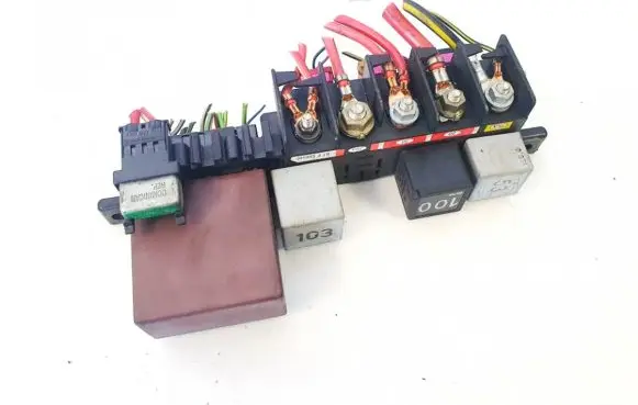 Volkswagen Golf IV Fuse box set 8l0941822