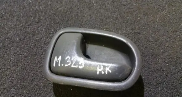 Mazda 323 Rear door interior handle dh22i