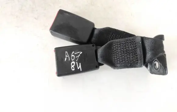 Toyota Avensis T220 Rear seatbelt buckle 00062487 g070198
