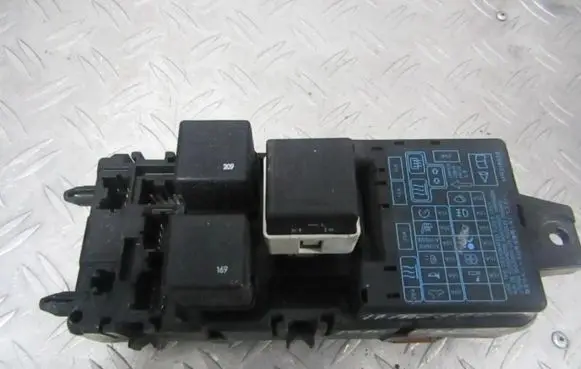 Mitsubishi Carisma Fuse box set mb953355