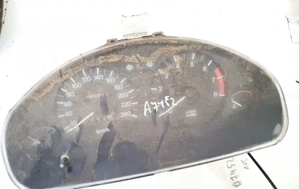 Mitsubishi Carisma Speedometer (instrument cluster) mr270100 op0179103