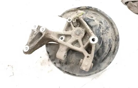 Volkswagen PASSAT B7 Rear wheel hub