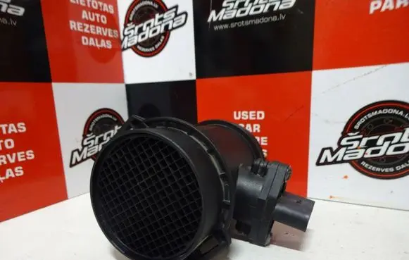 Audi A6 S6 C5 4B Mass air flow meter 138364