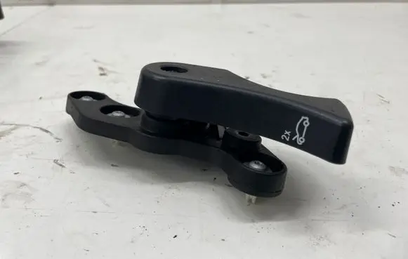 BMW 2 F45 Engine bonnet (hood) release handle 7326517