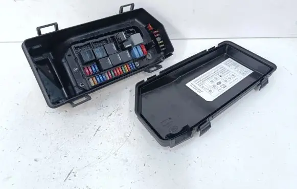 Land Rover Range Rover L322 Fuse module AH4214B539AA AH4200082AA