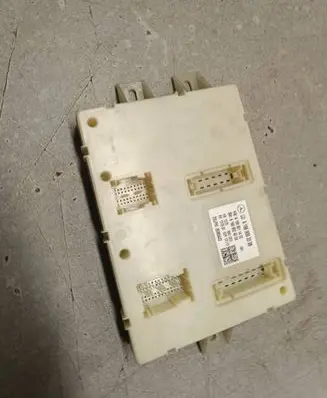 Mercedes-Benz ML W166 SAM control unit A1669003308 A1669024004 A1669011402