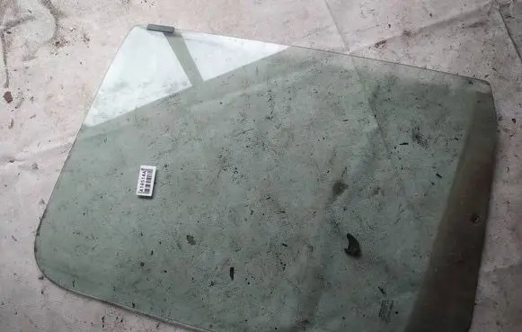 Fiat Ducato Front door window glass four-door as2