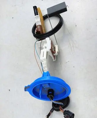 Audi A3 S3 8P Fuel injection high pressure pump 1K0919673AD