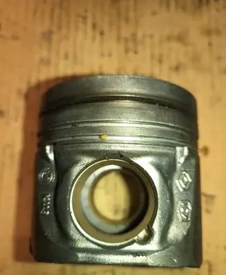 Renault Trafic II (X83) Piston m9r