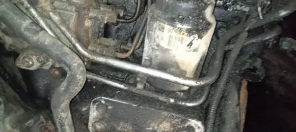 Opel Zafira A Oil filter cover 90571672
