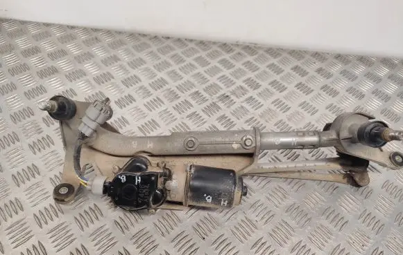 Honda CR-V Front wiper linkage and motor 7406A1834
