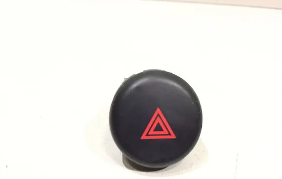 Nissan Juke I F15 Hazard light switch S31471