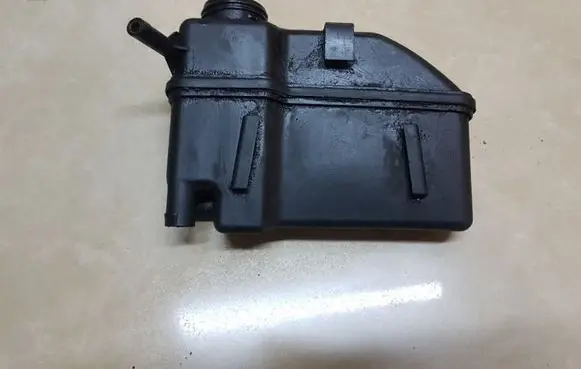 Volvo S80 Power steering fluid tank/reservoir