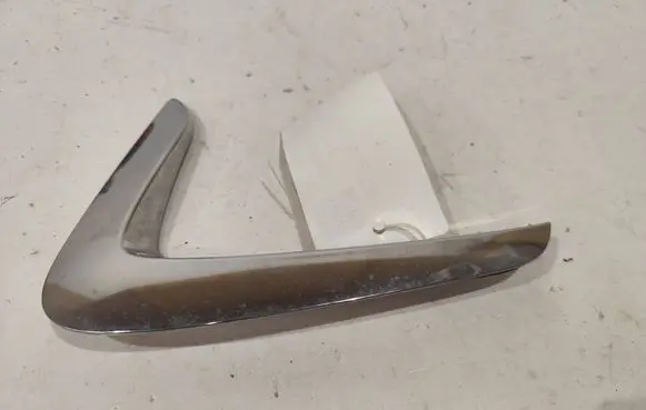 Volkswagen Touareg II Fender trim (molding) 7P6853717