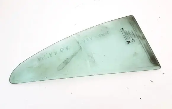 Opel Astra G Rear vent window glass 