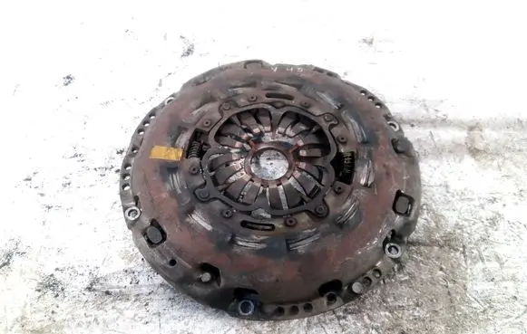 Toyota Corolla Verso AR10 Pressure plate 3100105030