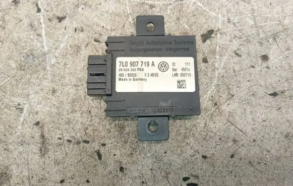 Porsche Cayenne (9PA) Alarm control unit/module 7L0907719A 12203806 28024252