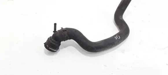 Volkswagen PASSAT B6 Engine coolant pipe/hose