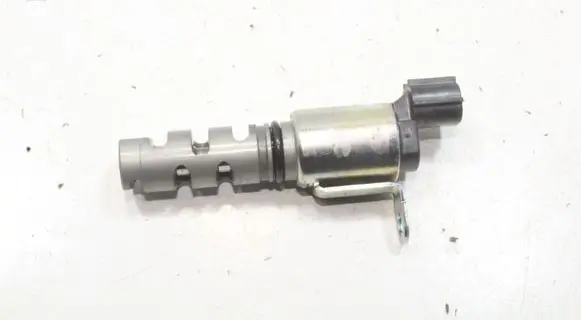 Toyota C-HR I Camshaft vanos timing valve 30T050