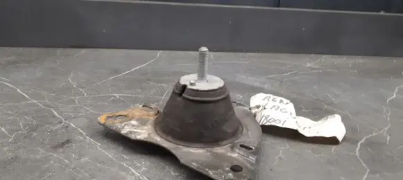 Renault Laguna I Engine mount vacuum valve 7700823945d
