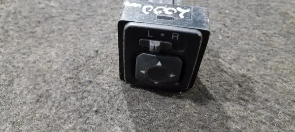 Wing mirror switch