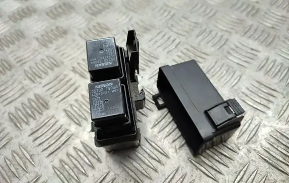 Nissan 370Z Fuse module
