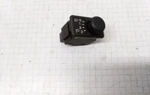Nissan Almera N16 Headlight level height control switch 37089A D32605