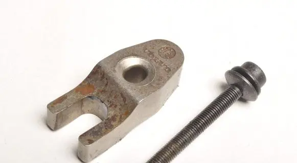 Volvo XC60 Fuel Injector clamp holder 