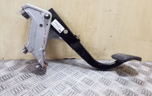 Land Rover Discovery 3 - LR3 Brake pedal SKB000431