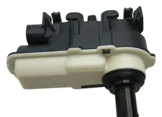 Fuel tank cap lock