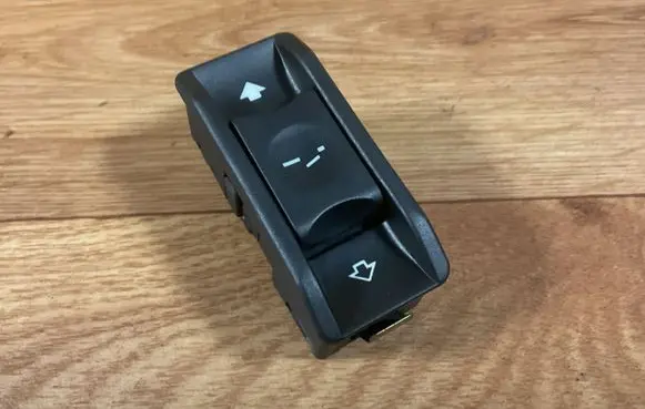 BMW 5 E39 Sunroof switch 6907288 6131 03015010