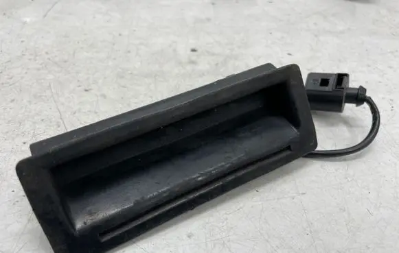 Volkswagen Touareg I Tailgate opening switch 1J0827566L