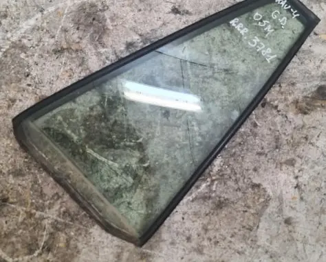 Toyota RAV 4 (XA20) Rear vent window glass 