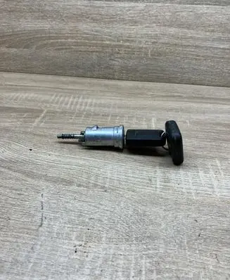 Opel Astra G Ignition lock 13107754