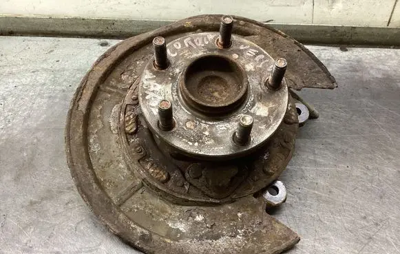 Toyota Corolla Verso AR10 Rear wheel hub