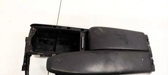 Mercedes-Benz E W212 Armrest A2046800639 00050325